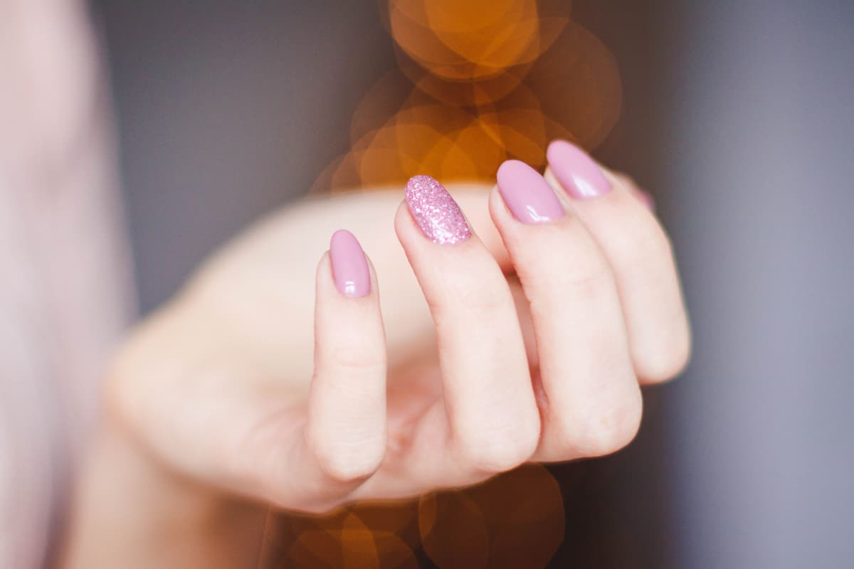 Ongles en gel coloré
