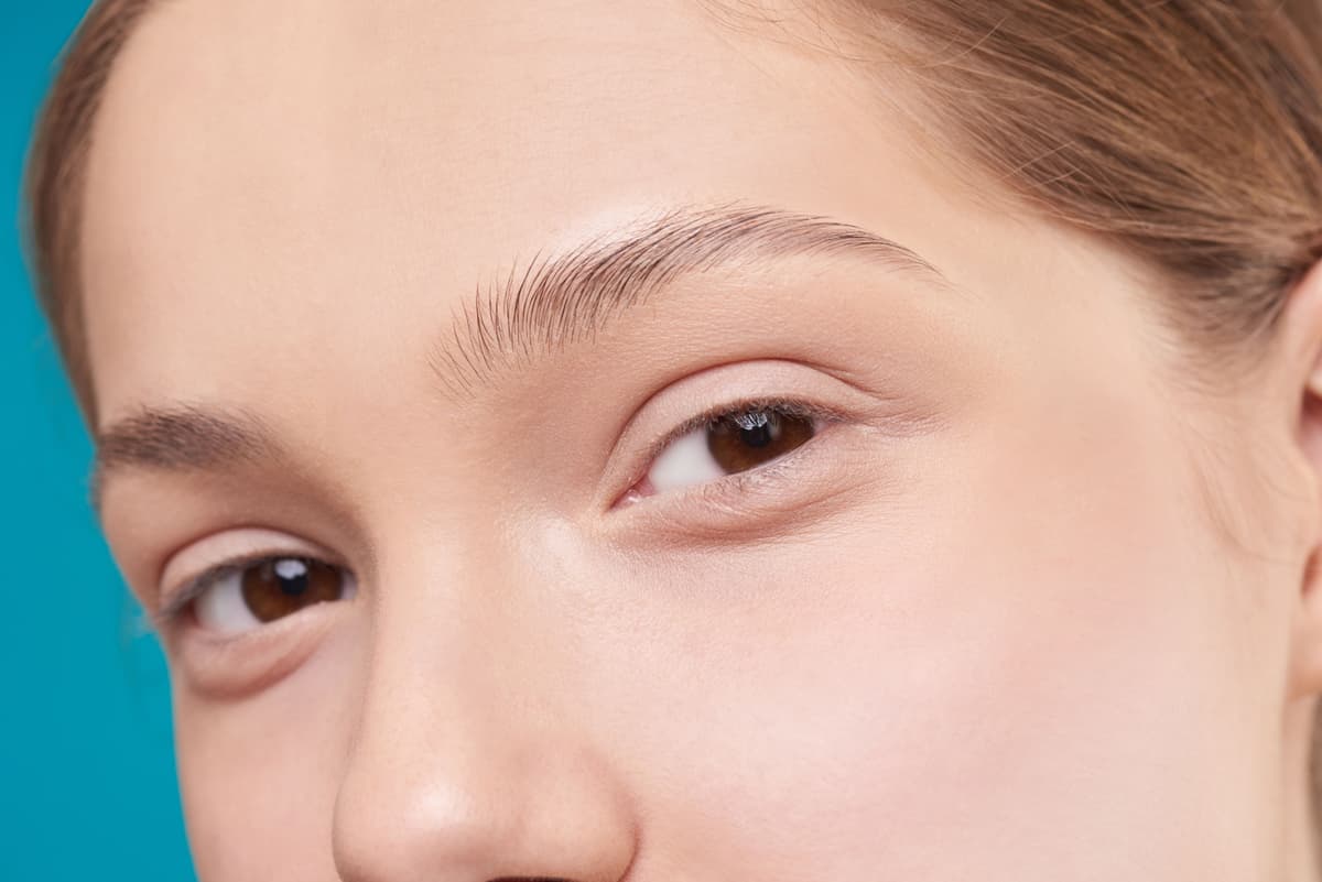 Épilation sourcils définie